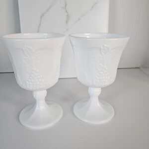 Vintage Indiana Milk Glass Tumbler Goblet Harvest Grape Pedestal‎ Iced Tea White